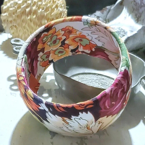 Vintage Y2K Flowers Organic Cotton Fabric Covered Wide Bangle Bracelet - Picture 5 of 8
